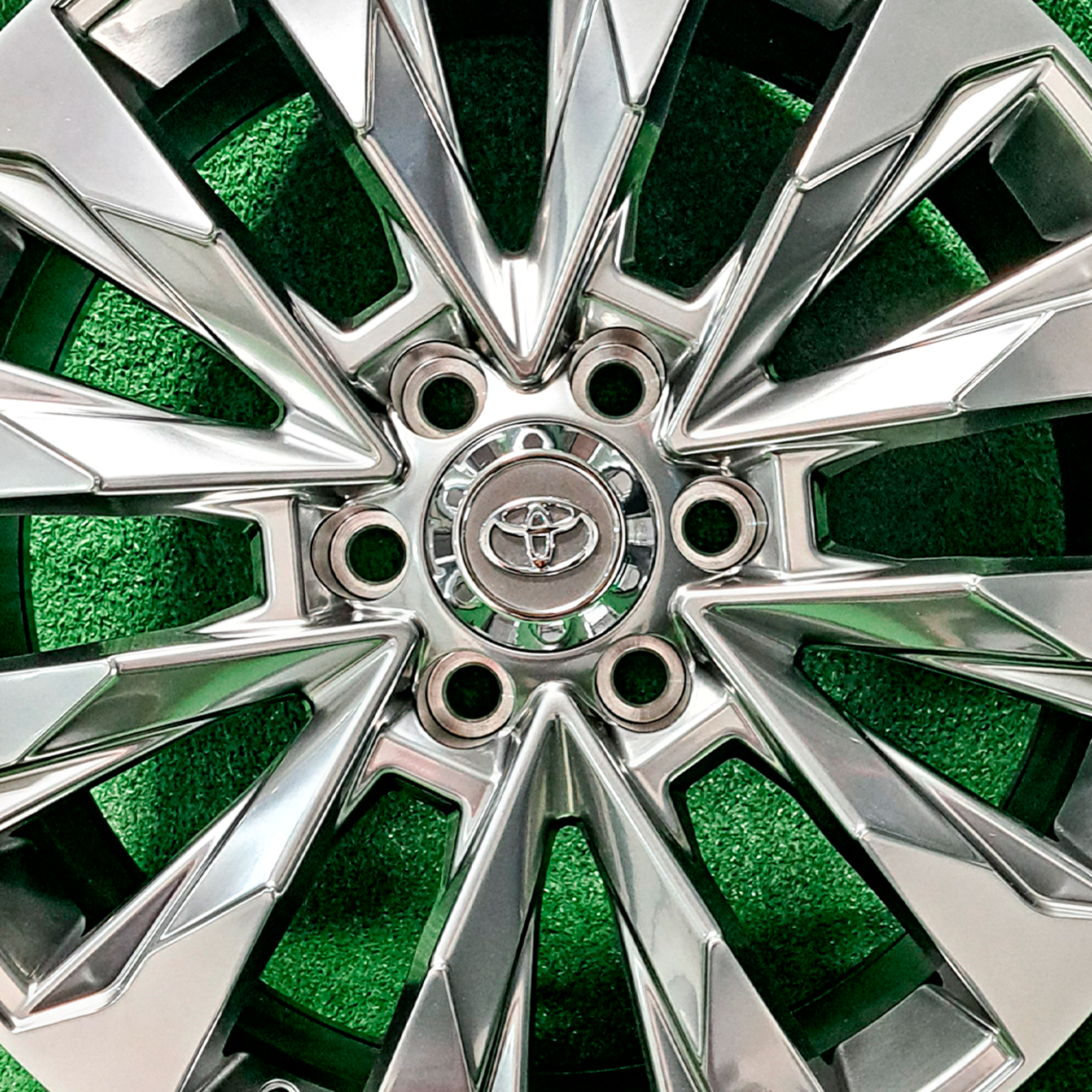 RIN TOYOTA SILVER 20X8,5 00