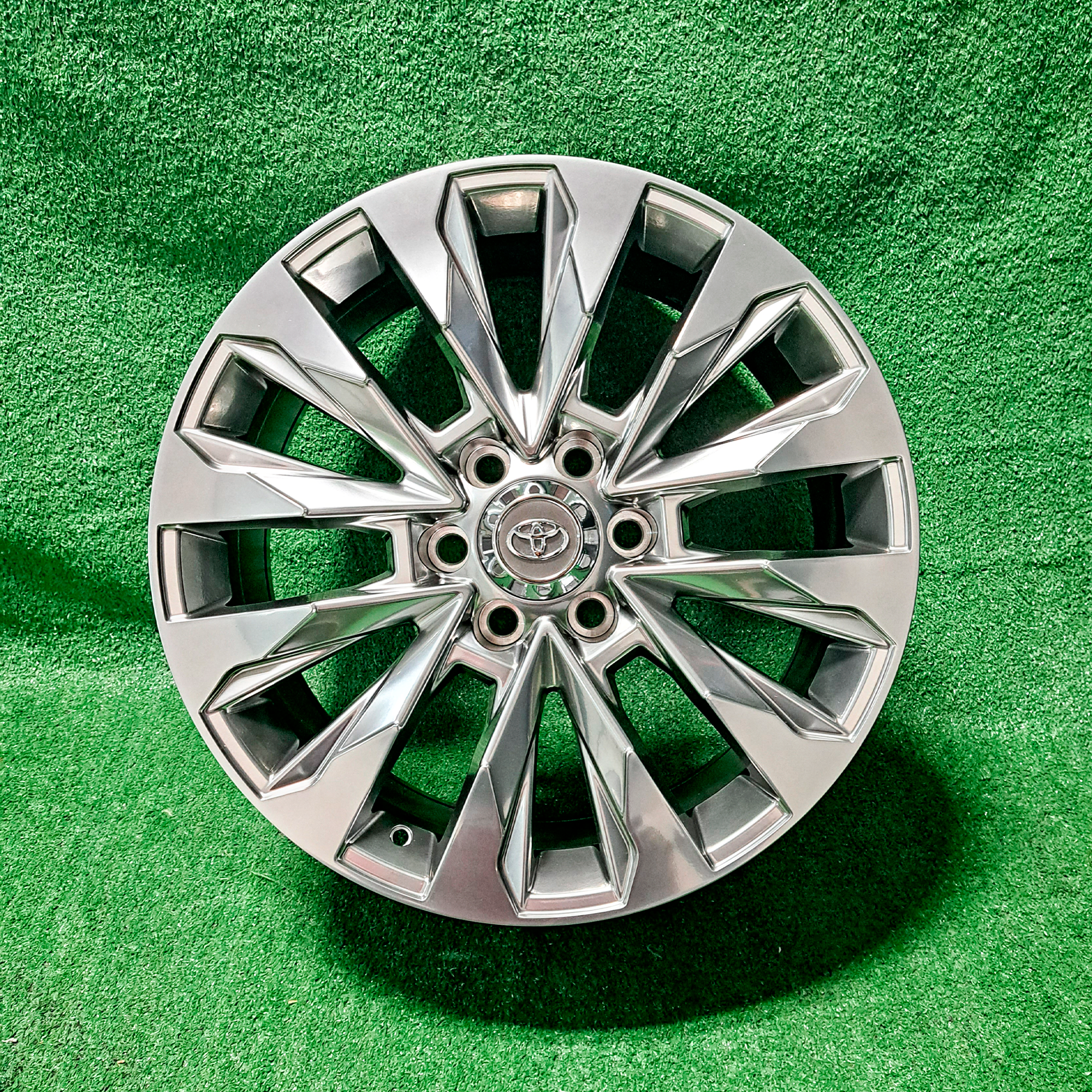 RIN TOYOTA SILVER 20X8,5 001
