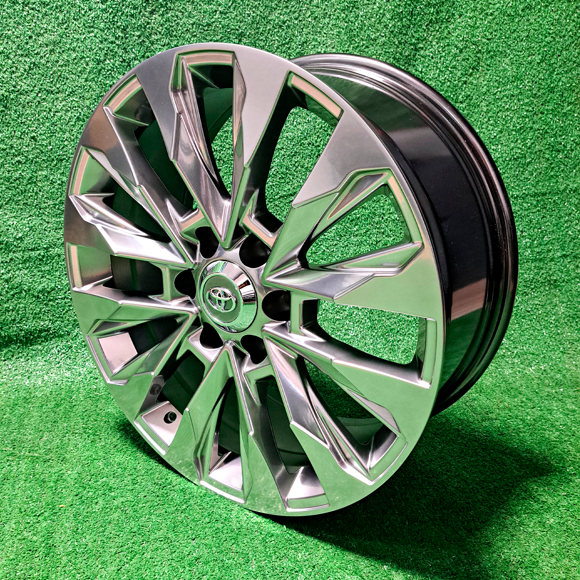 RIN TOYOTA SILVER 20X8,5 002