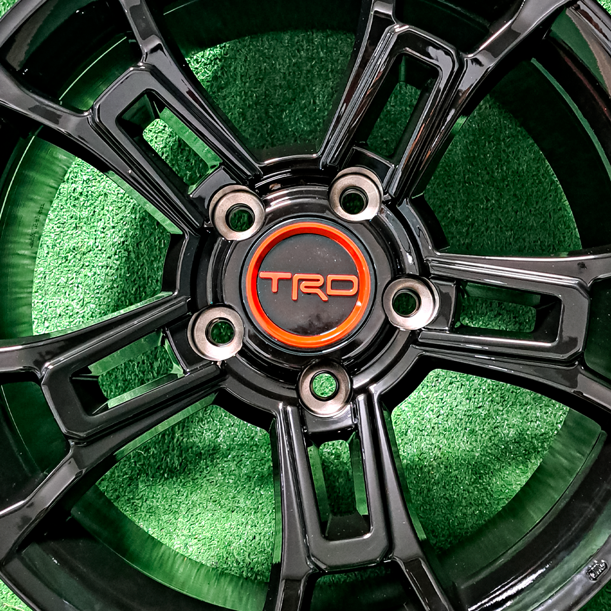 TRD GLOSS 20X8.5 003